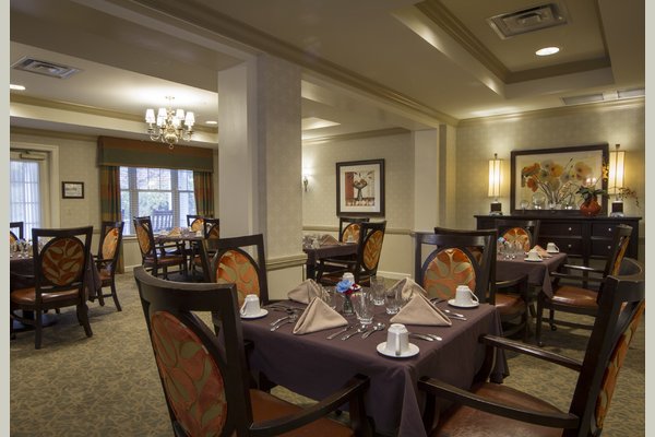 Sunrise Assisted Living of Bloomfield Hills 63329_SunriseofBloomfieldHills_BloomfieldHills_MI_Dining