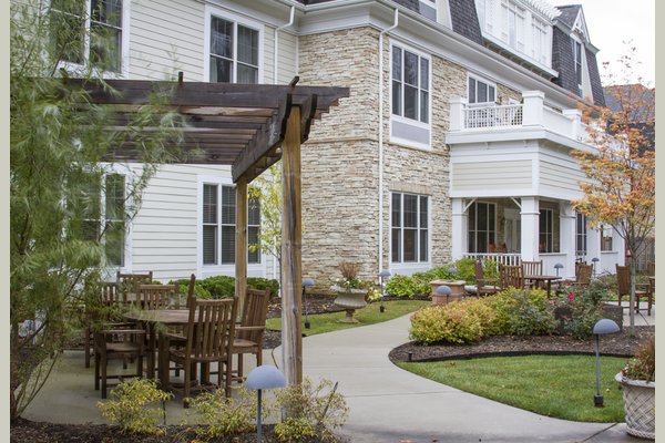 Sunrise Assisted Living of Bloomfield Hills 63329_SunriseofBloomfieldHills_BloomfieldHills_MI_Garden