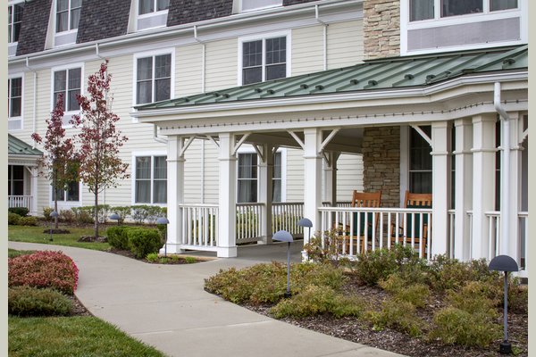 Sunrise Assisted Living of Bloomfield Hills 63329_SunriseofBloomfieldHills_BloomfieldHills_MI_Garden2