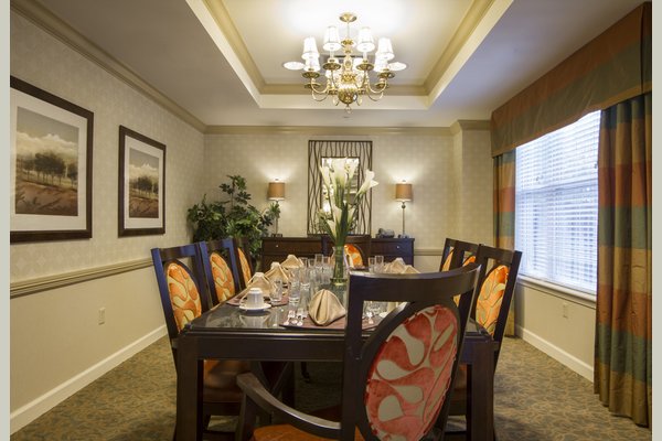 Sunrise Assisted Living of Bloomfield Hills 63329_SunriseofBloomfieldHills_BloomfieldHills_MI_PvtDining