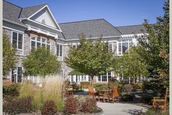 Sunrise of Grosse Pointe Woods 63117_SunriseofGrossePointeWoods_GrossePointeWoods_MI_Garden