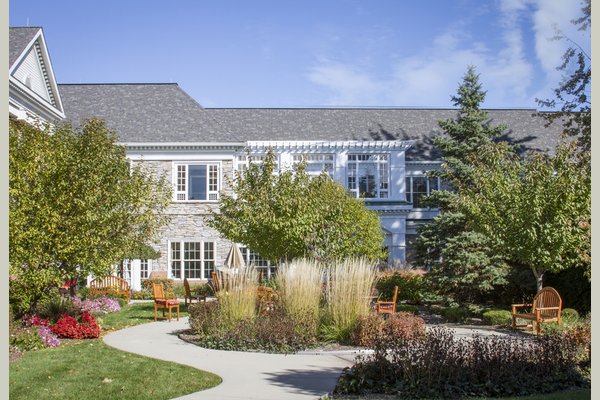 Sunrise of Grosse Pointe Woods 63117_SunriseofGrossePointeWoods_GrossePointeWoods_MI_Garden2