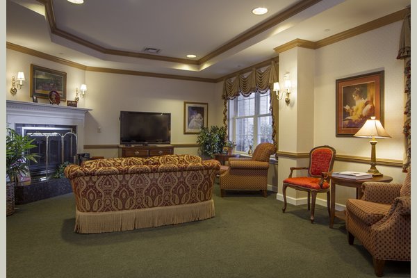 Sunrise of Grosse Pointe Woods 63117_SunriseofGrossePointeWoods_GrossePointeWoods_MI_Sitting