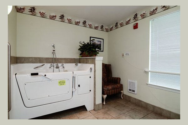 Emeritus at Lakeside and Lakeside Cottages NPTKE5_still_spa