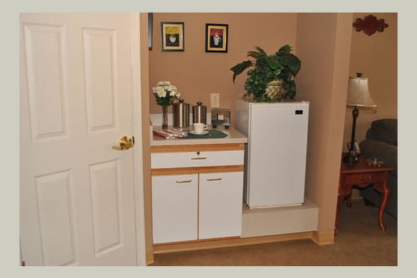 Emeritus at Deep Run SQAQ2M_still_ki