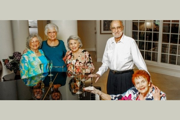 THE FORUM AT DEER CREEK thumb_activities-17-residents-with-piano