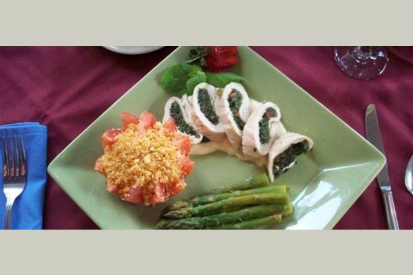 Carriage House Senior Living Community thumb_dining-i-chicken-roll