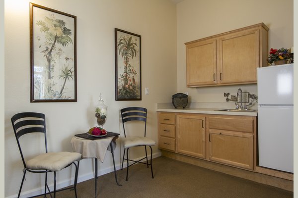 Sunrise of Claremont 63219_SunriseofClaremont_Claremont_CA_AptKitchen