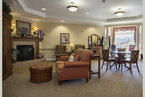 Sunrise of Westlake Village 63030_SunriseofWestlakeVillage_WestlakeVillage_CA_ReminisenceSitting