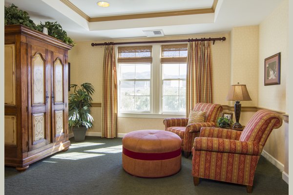 Sunrise of Henderson 63308_SunriseofHenderson_Henderson_NV_Sitting2