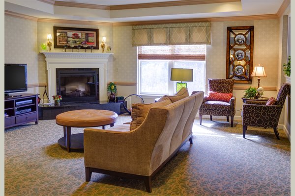 Sunrise Senior Living of McCandless 66029_SunriseofMcCandless_Pittsburgh_PA_Sitting