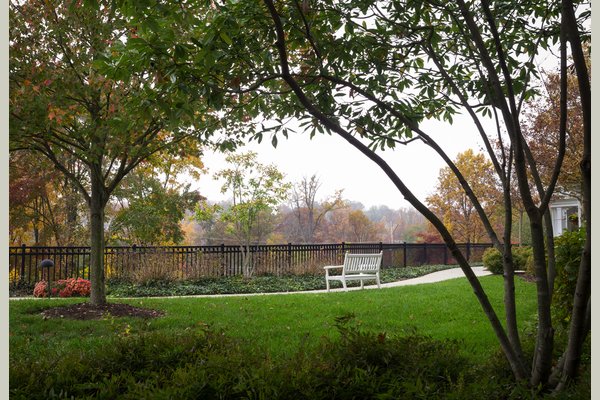 Sunrise Senior Living of Newtown Square 63122_SunriseofNewtownSquare_NewtownSquare_PA_Garden