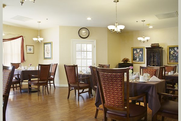 Sunrise at George Mason 63039_SunriseofGeorgeMAson_Fairfax_VA_Dining