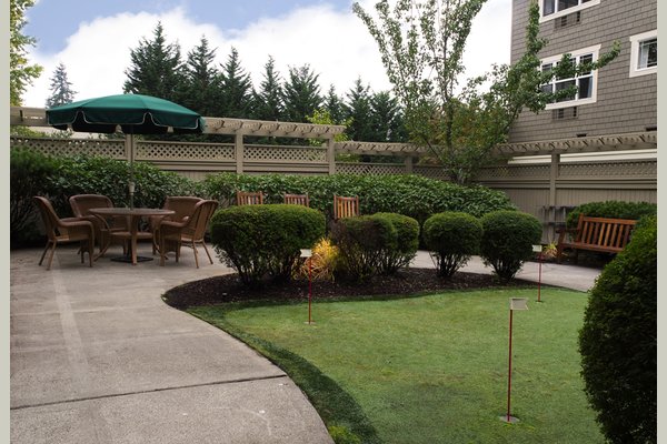 Sunrise of Bellevue 63190_SunriseofBellevue_Bellevue_WA_Garden