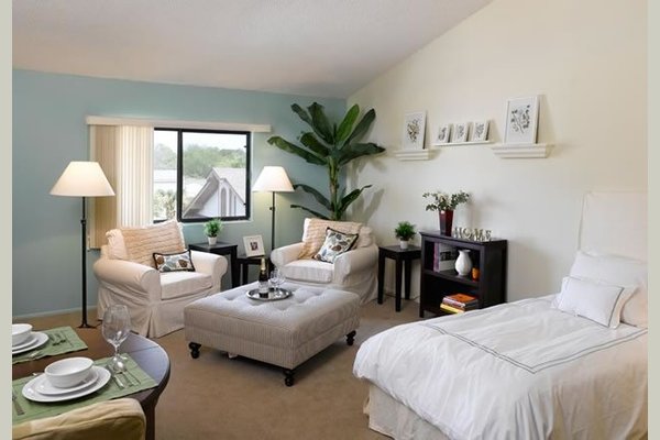 Atria Baypoint Village 52020