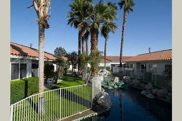 Atria Palm Desert 51752