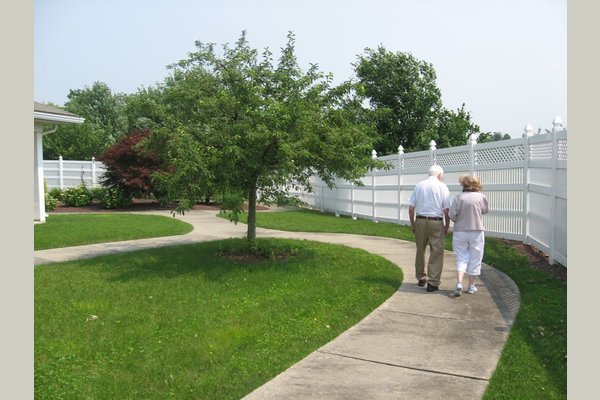 Linden Village 52423