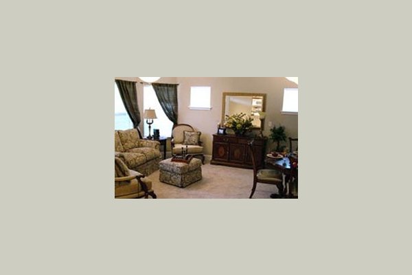 Emeritus at Lakeside and Lakeside Cottages 38445