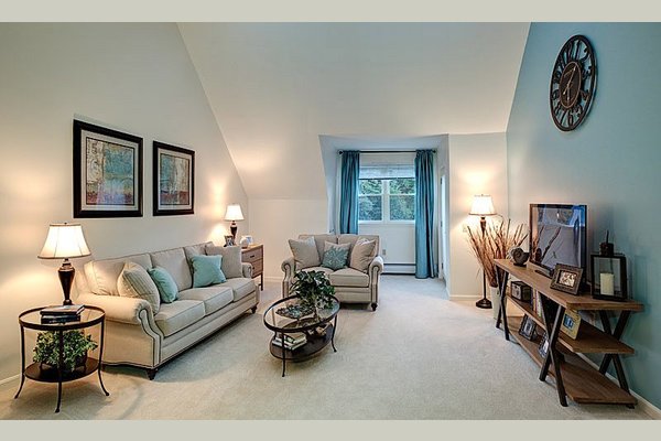 The Village at Duxbury and Allerton House 64818