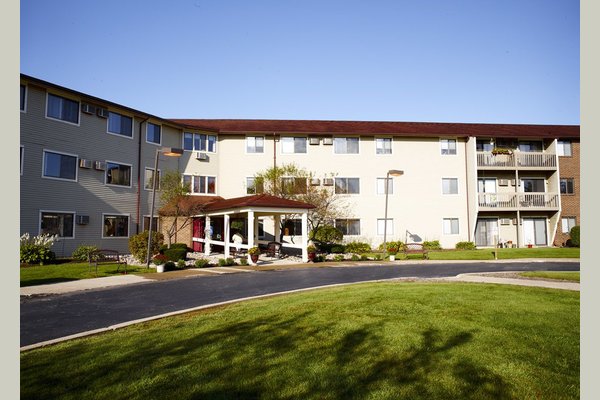 American House Grand Blanc Senior Living 44682