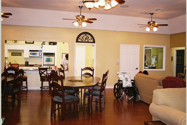 AutumnGrove Cottage in Copperfield 77468