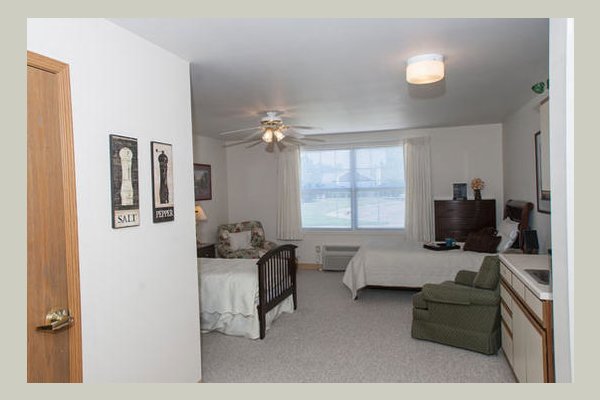 Emeritus at Elm Grove Estates K69UMD_still_s9-
