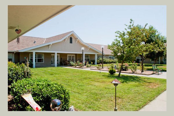 Emeritus at Elm Grove Estates K69UMD_still_s18-