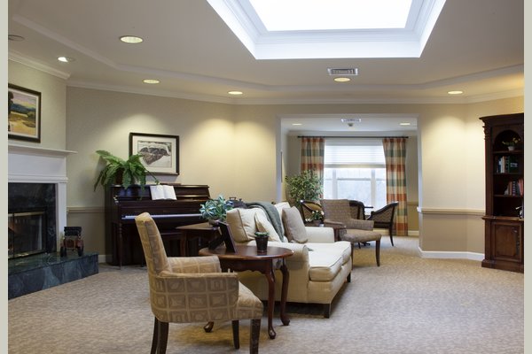 Sunrise At Buckhead 63043_SunriseatBuckhead_Atlanta_GA_Sitting2