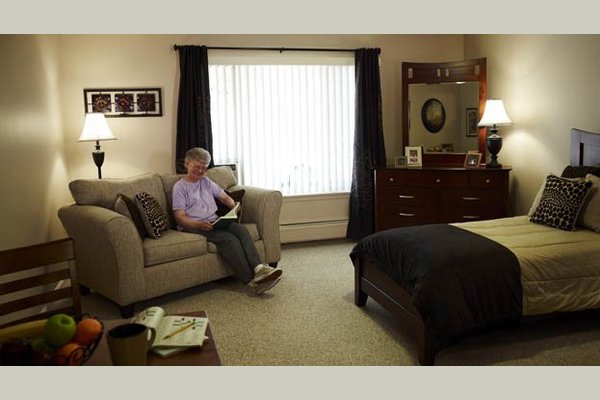 American House Sterling Heights Senior Living 88978