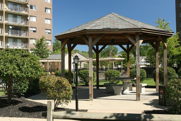 Willoughby Hills Towers 87806