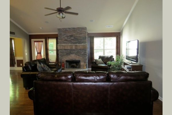 Miss Willie's Manor 55901