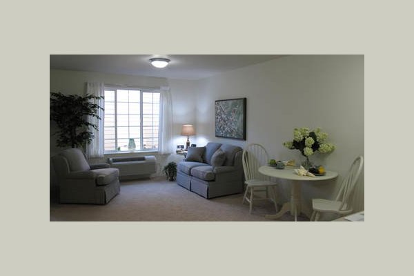 Winterberry Heights Assisted Living Acadia_Apartment_02