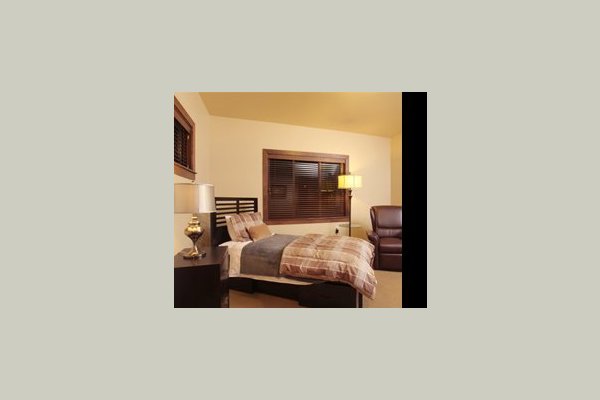 The Lodge at Riverside Harbor I 67316