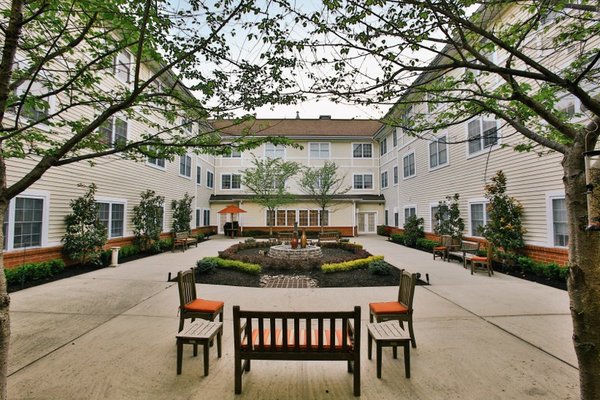 Brandywine Senior Living at Pennington penn%20courtyard%201_800x533