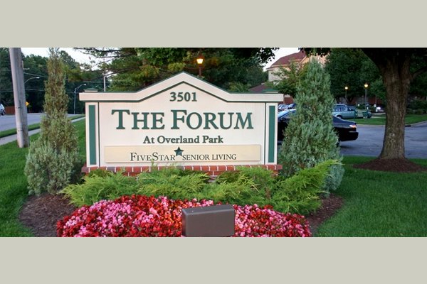 The Forum at Overland Park thumb_forumatoverlandpark-header7