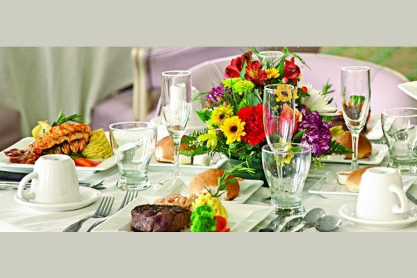 The Forum at Overland Park thumb_dining-a-table-setting