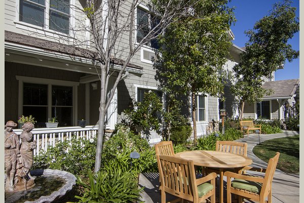 Sunrise at Wood Ranch 63333_SunriseatWoodRanch_SimiValley_CA_Garden