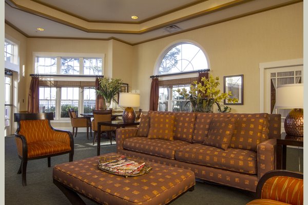 Sunrise of Monterey 63022_SunriseofMonterey_Monterey_CA_Sitting