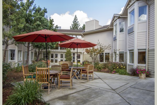 Sunrise of Walnut Creek 63191_SunriseofWalnutCreek_WalnutCreek_CA_ExteriorPorch2