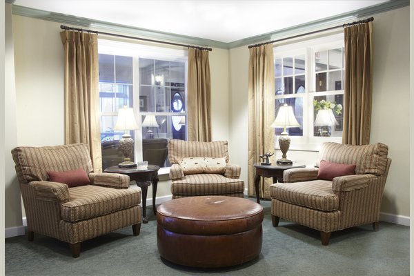 Sunrise of Willowbrook 63194_SunriseofWillowbrook_Willowbrook_Il_Sitting