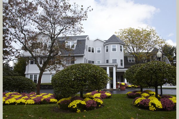 Sunrise At Gardner Park 63106_SunriseatGardnerPark_Peabody_MA_Exterior2