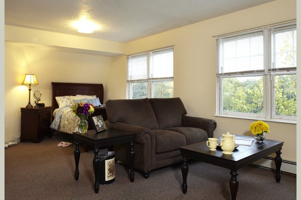 Sunrise At Gardner Park 63106_SunriseatGardnerPark_Peabody_MA_AptBed