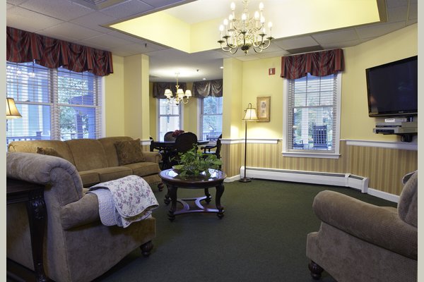 Sunrise At Gardner Park 63106_SunriseatGardnerPark_Peabody_MA_Sitting2