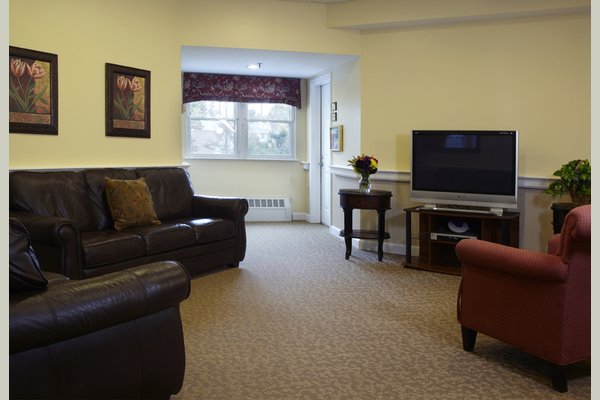 Sunrise At Gardner Park 63106_SunriseatGardnerPark_Peabody_MA_Sitting3