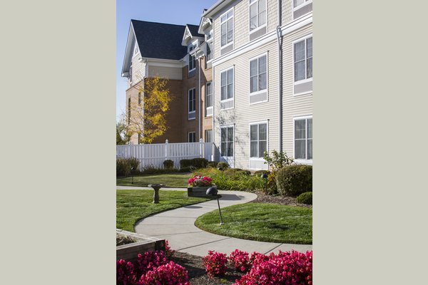 Sunrise of Shelby Township 63234_SunriseofShelby_ShelbyTownship_MI_Garden2