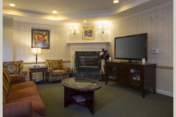 Sunrise of West Bloomfield 63216_SunriseofWestBloomfield_WestBloomfield_MI_Sitting