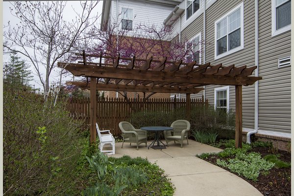 Sunrise of Chesterfield 63217_SunriseofChesterfield_Chesterfield_MO_ExteriorPOrchsmall