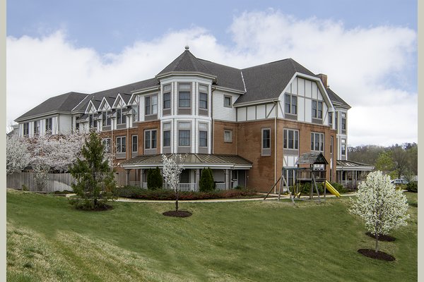 Sunrise of Des Peres 63002_SunriseofDesPeres_DesPres_MO_Exterior2small