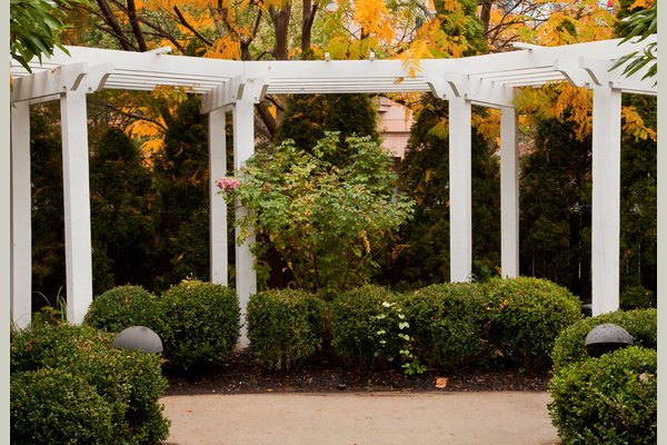 Sunrise of Edgewater 63214_SunriseofEdgewater_Edgewater_NJ_garden