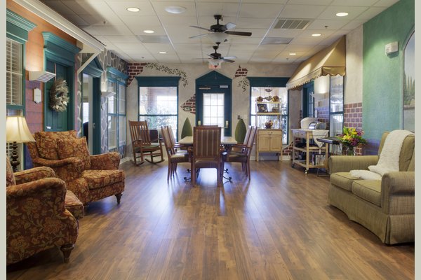 Brighton Gardens of Greensboro 62014_BrightonGardensofGreensboro_Greensboro_NC_ReminisenceSitting
